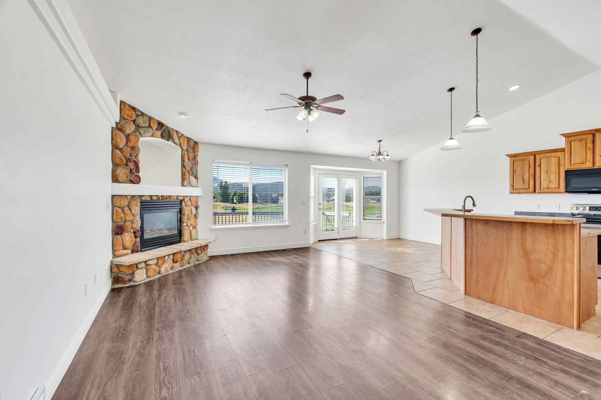 Eagle Mountain House: 3462 E Heyward Ct