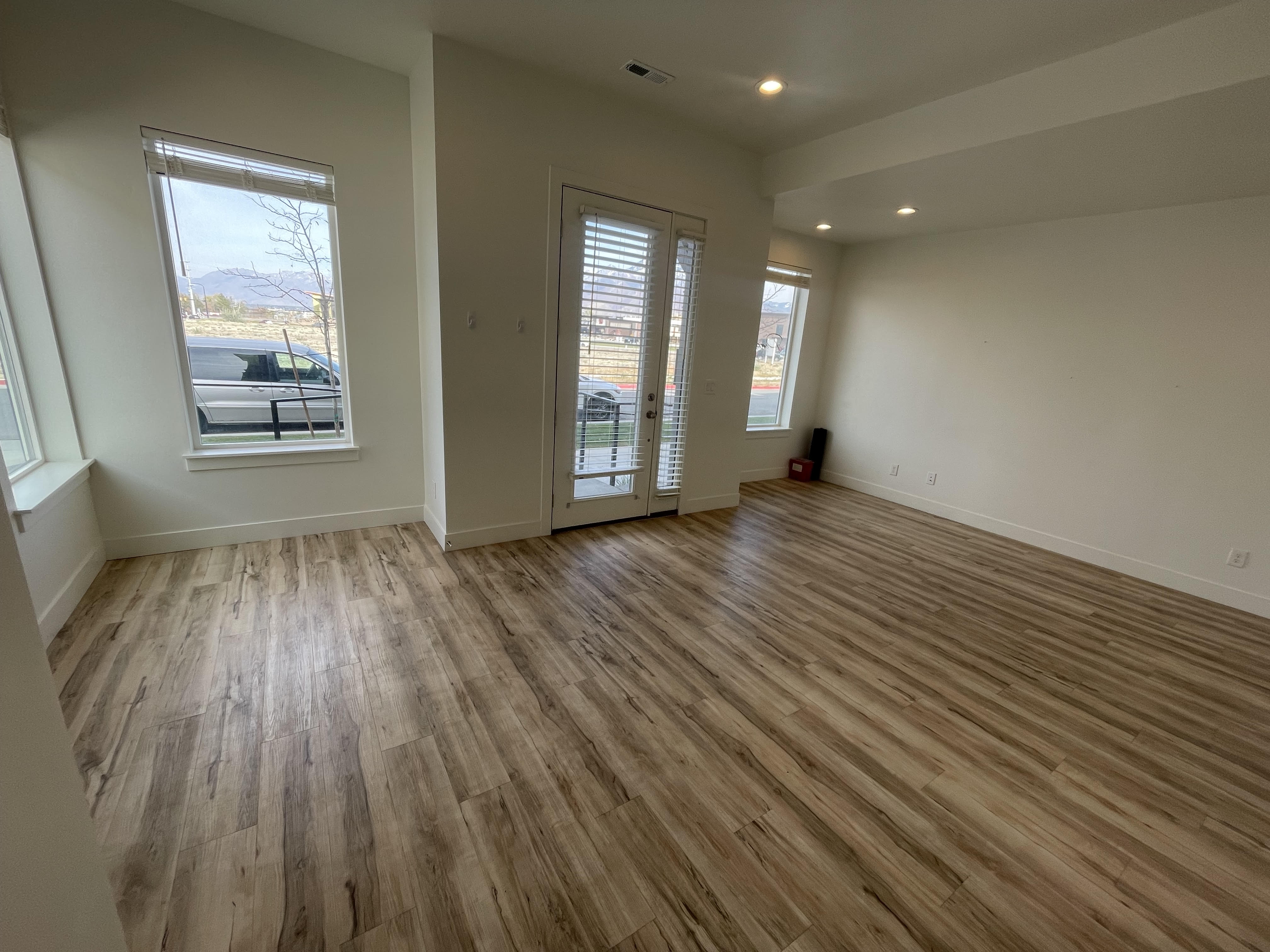 Riverton Townhome: 584 Lewski Ln