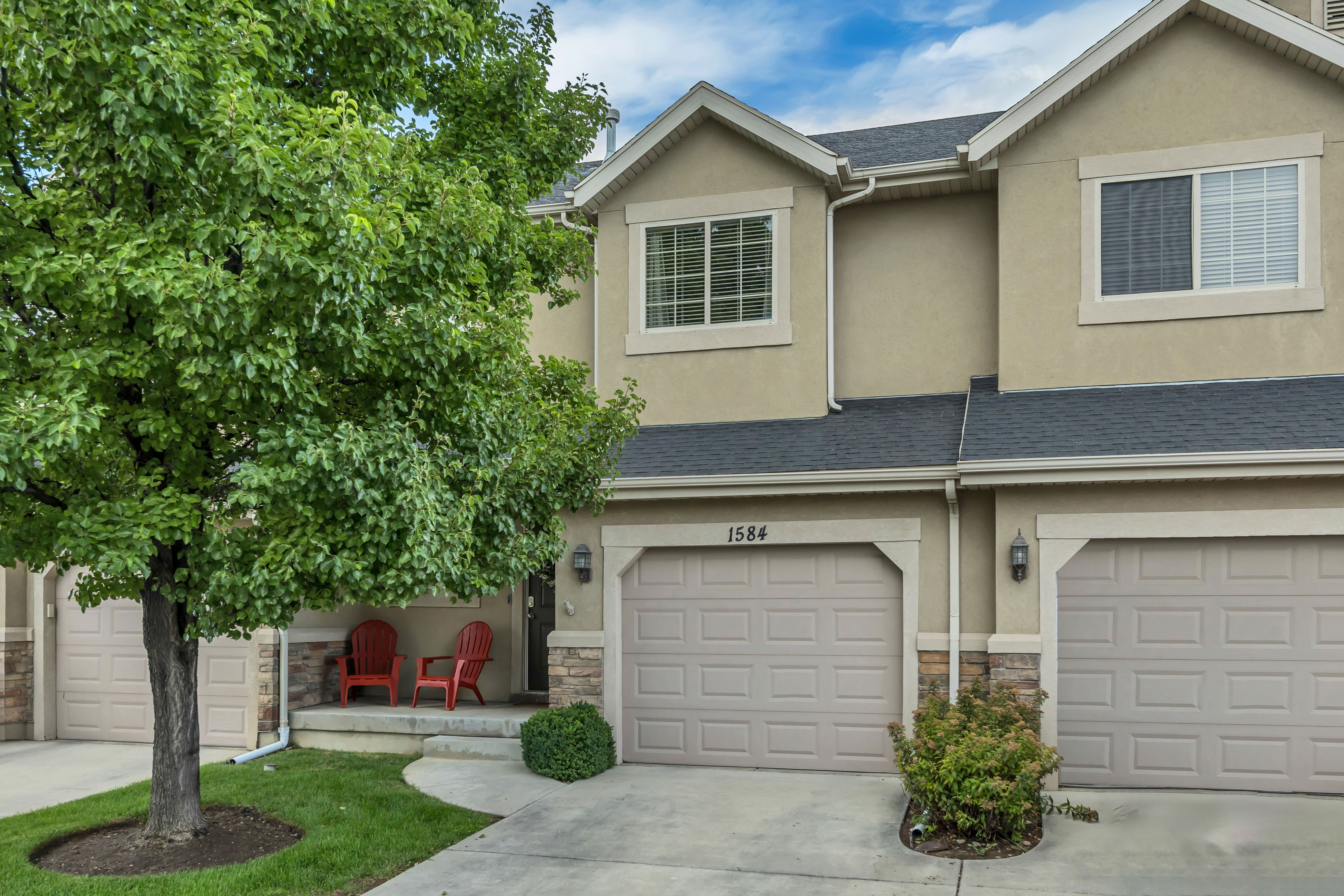 Orem Townhome: 1584 N 1150 W
