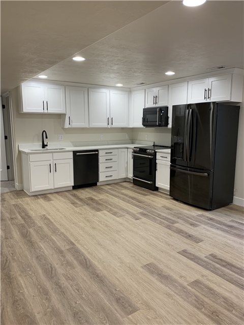 Vineyard In-Law/Basement: 68 W Sicula Rd