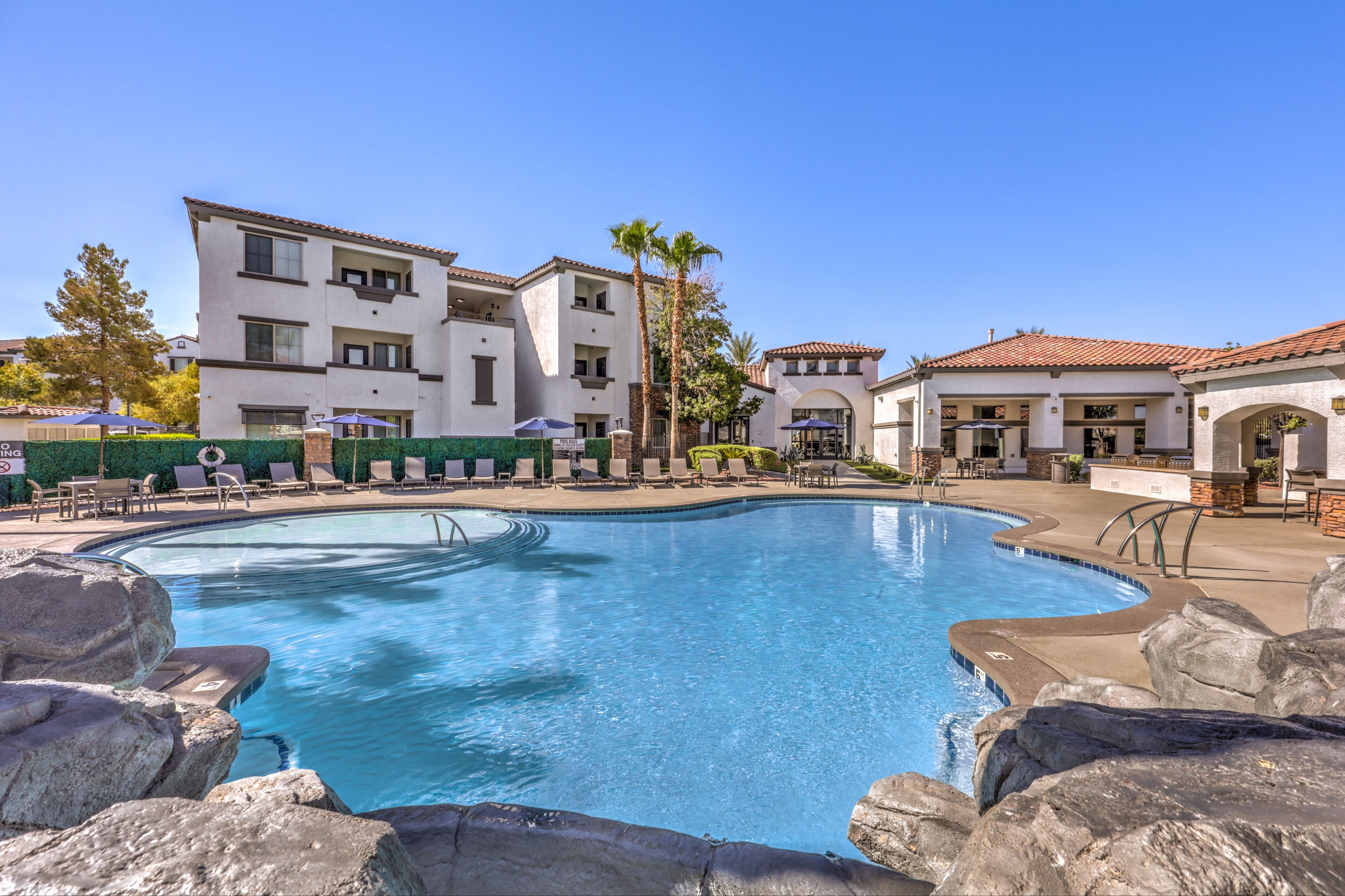 Henderson Apartment: 210 Quest Park St