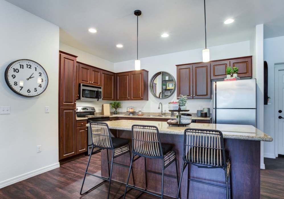 Tempe Apartment: 577 E Baseline Rd