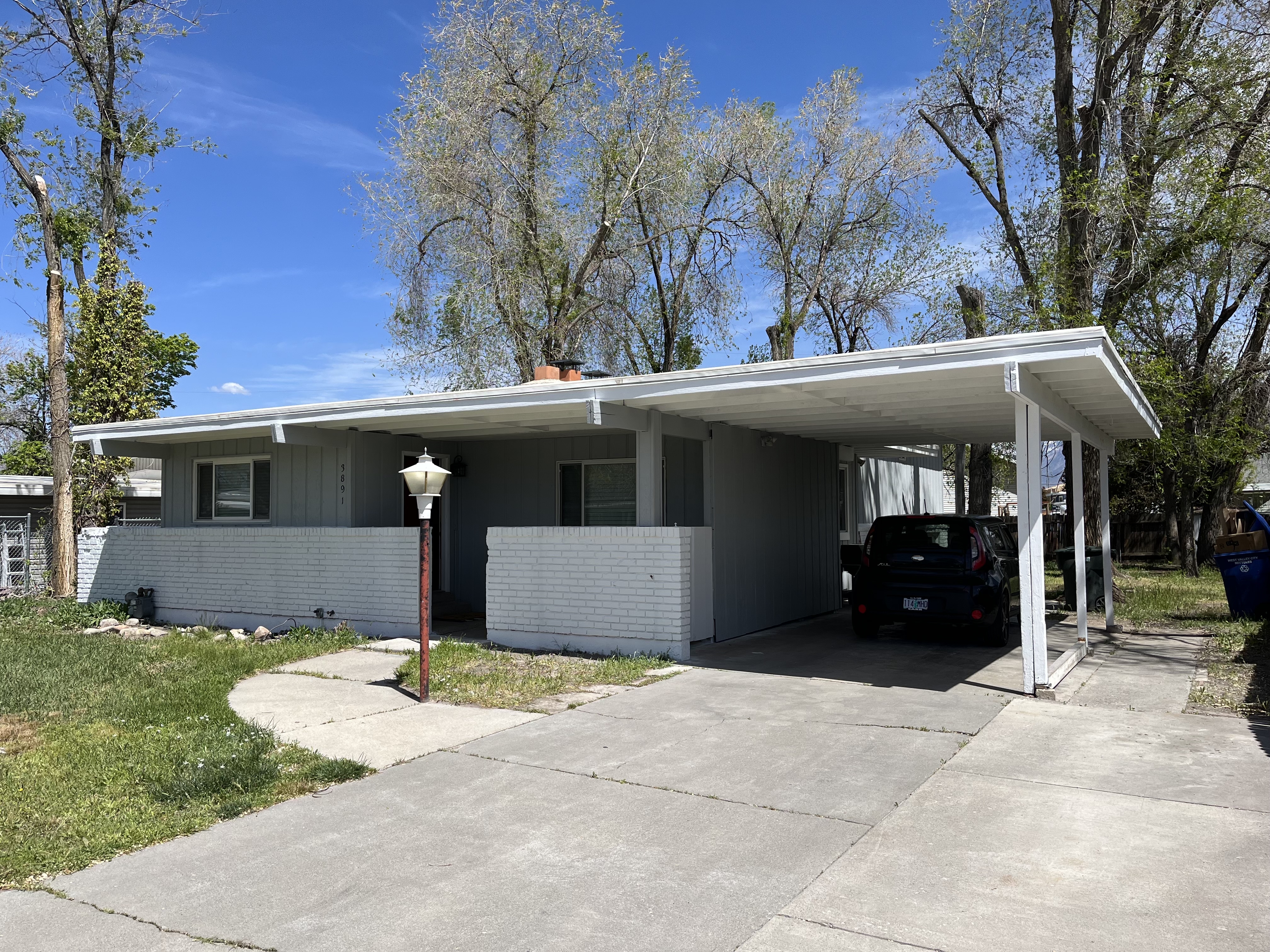 West Valley City House: 3891 S Cheryl St