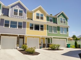 Layton Townhome: 376 W Knights Ln