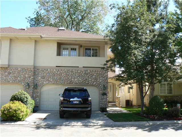 Sandy Multiplex: 952 E White Pine Way