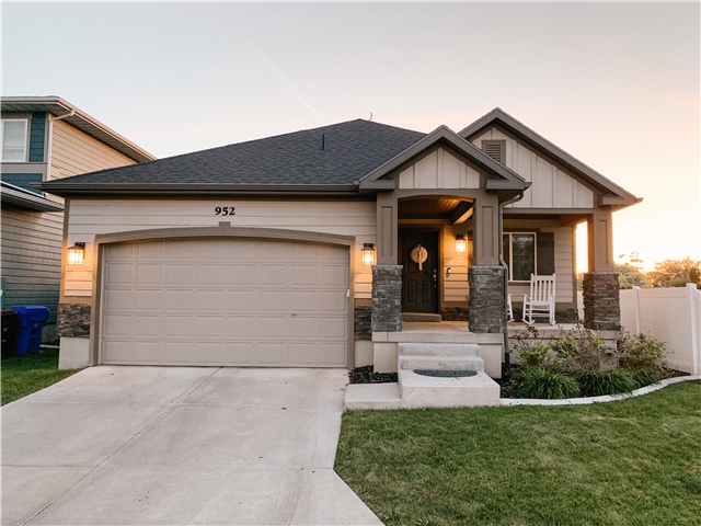 Midvale House: 952 W Rebecca View Dr