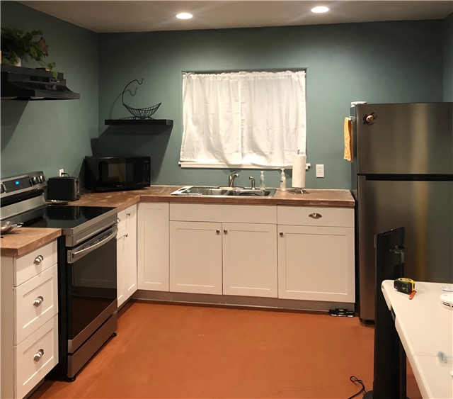 Keaau House: 15-1679 4th Ave