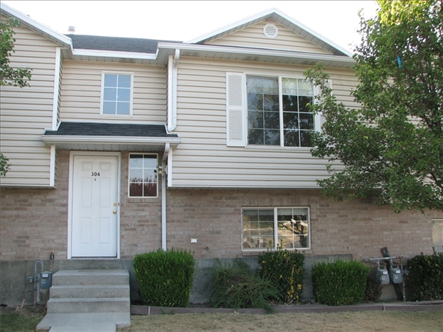 Spanish Fork Townhome: 306 E 1000 N