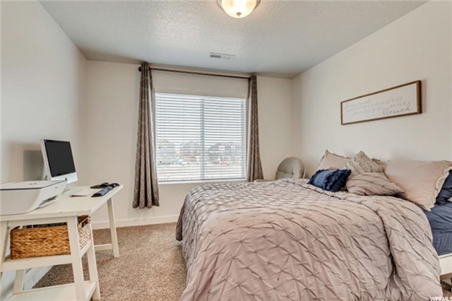 Saratoga Springs Single Room: 146 E Boxcar Ln