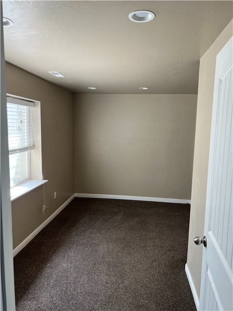 Saratoga Springs Single Room: 871 W Prairie Dog Way