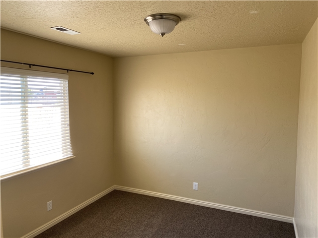 Saratoga Springs Single Room: 871 W Prairie Dog Way