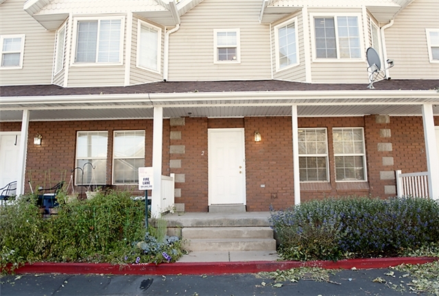 Bountiful Townhome: 260 E 400 N