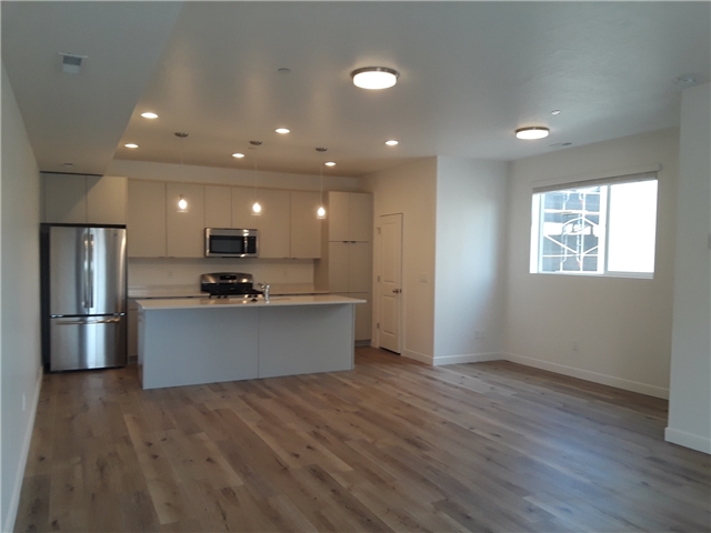 Bountiful Townhome: 3371 S Orchard Dr