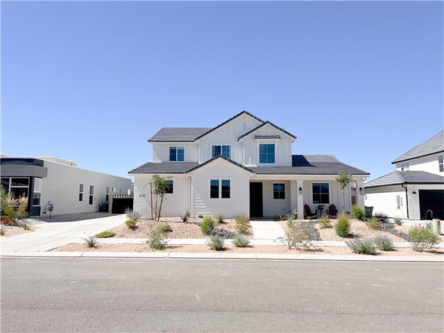 Saint George House: 632 W Cypress Umber Dr