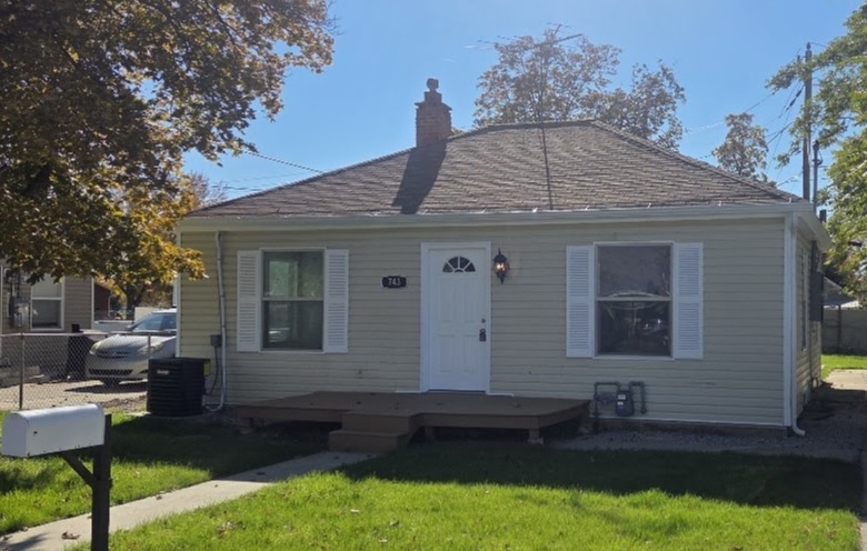 Orem House: 743 W 450 N