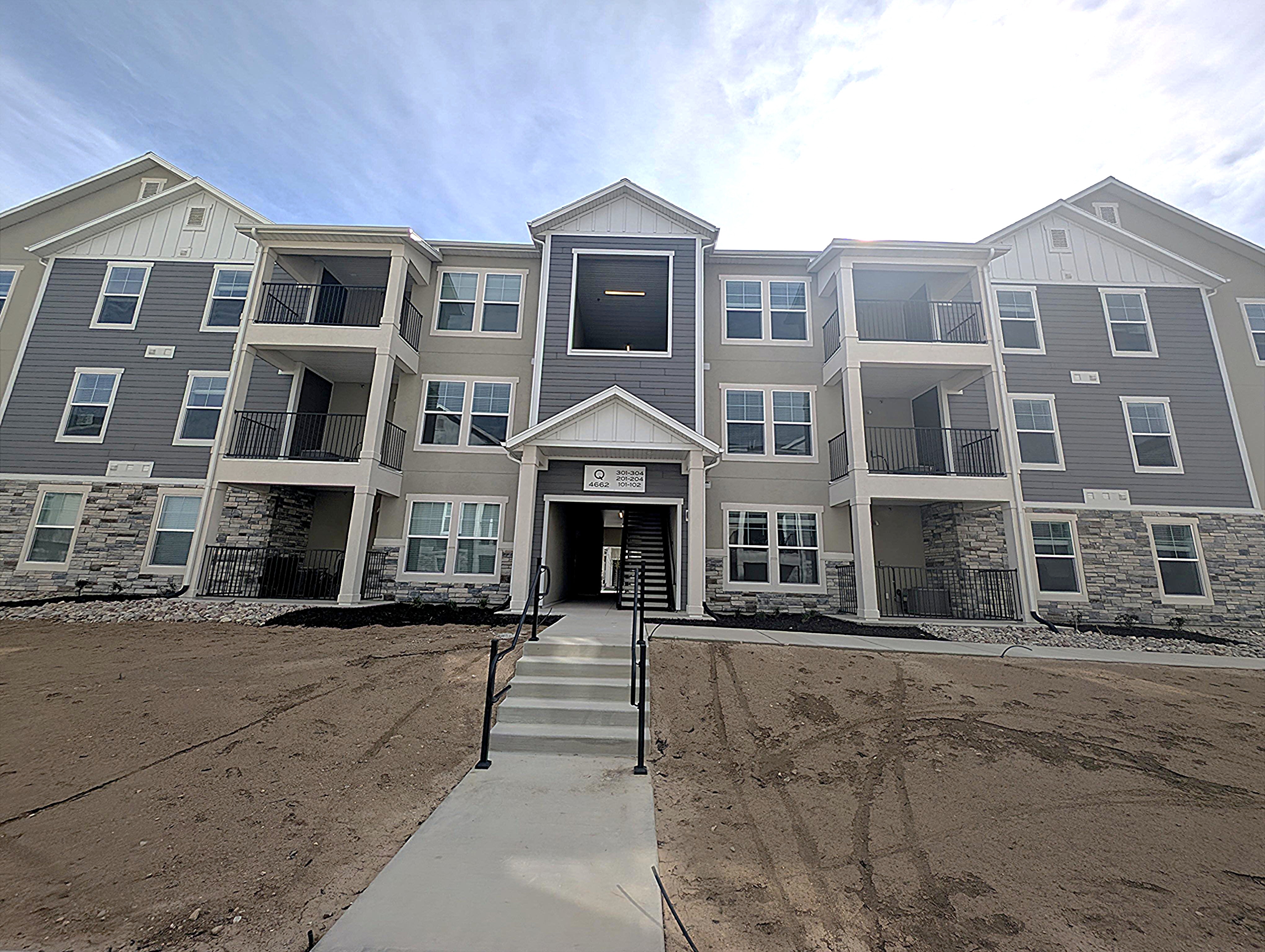 Mapleton Condo: 4662 S Poplar Way