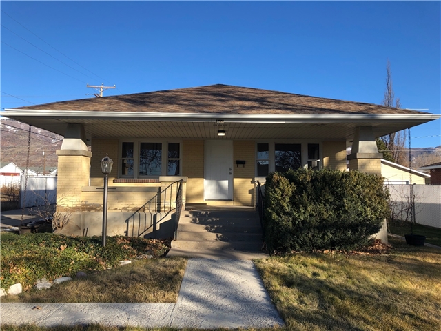 Kaysville House: 144 N 100 E