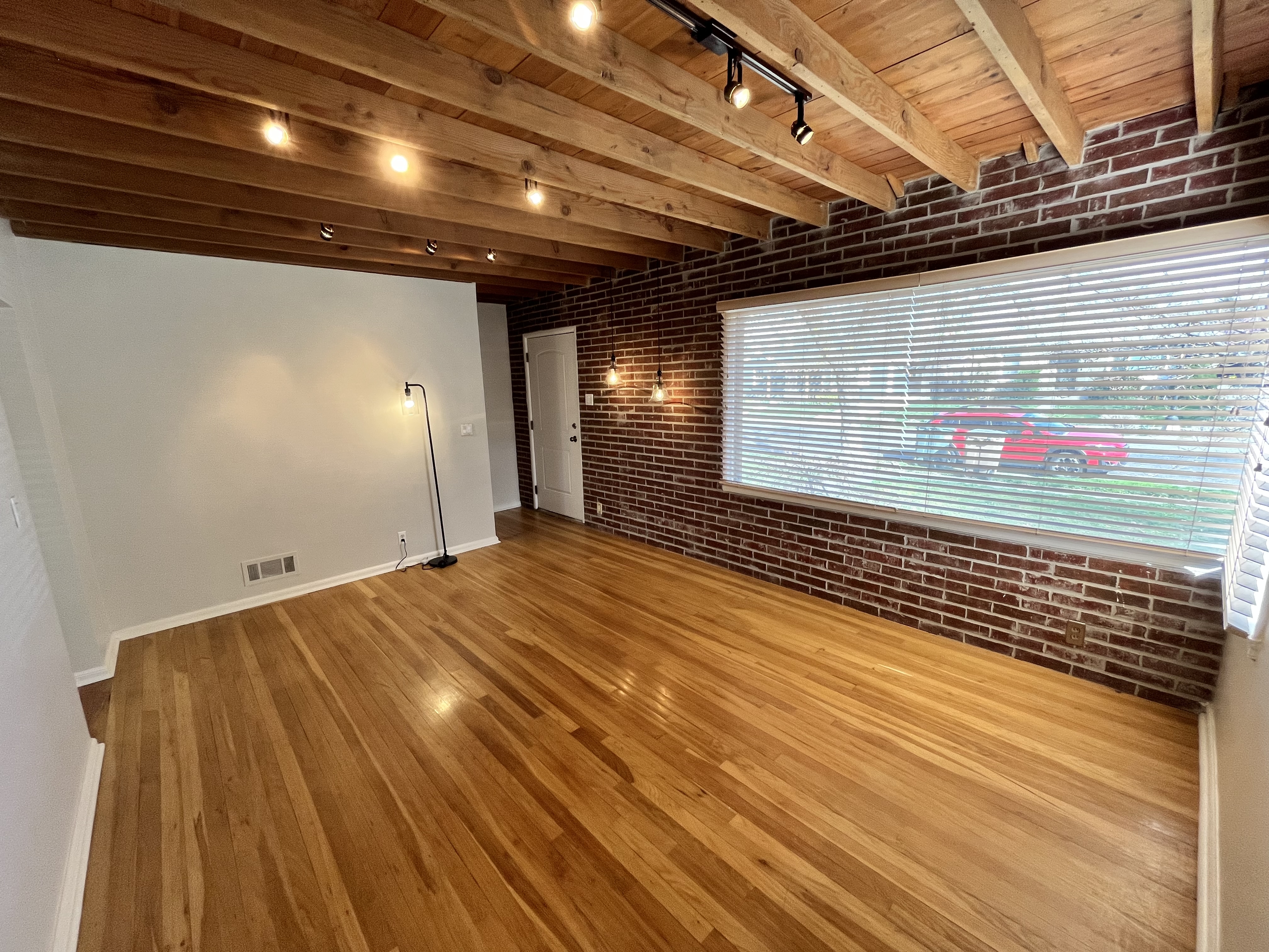 Salt Lake City House: 2068 E Hollywood Ave