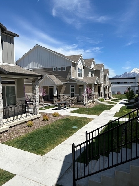 Lehi Townhome: 4277 W Dixon Way