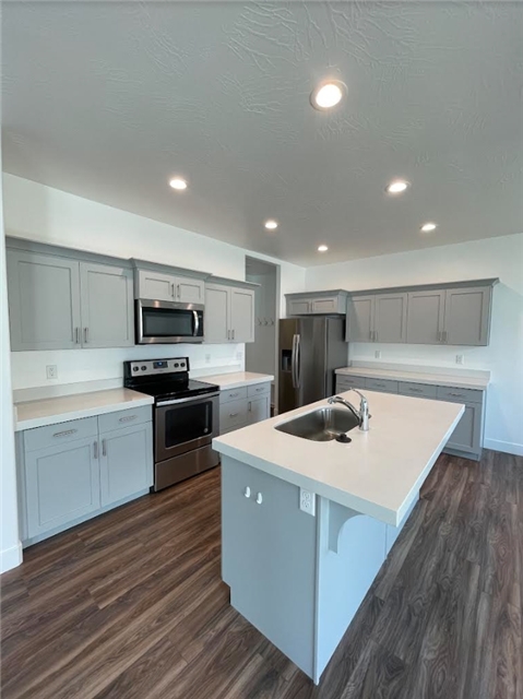 Eagle Mountain House: 4772 E Silver Ridge Rd