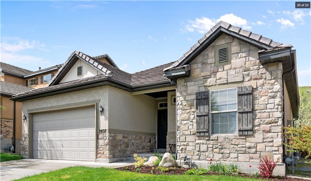 Draper House: 2037 E Brookings Dr