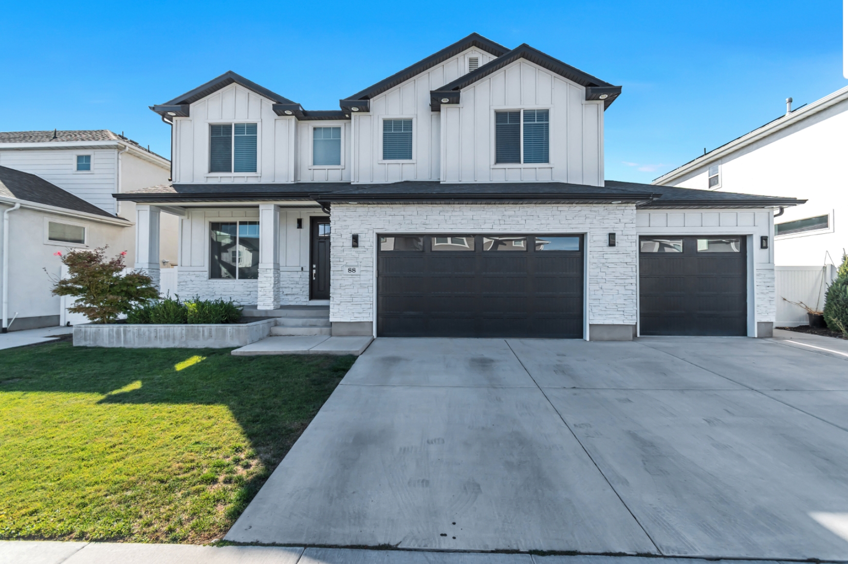 Vineyard House: 88 S Serrata Ln