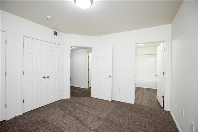 Cheyenne Apartment: 215 Walterscheid Blvd