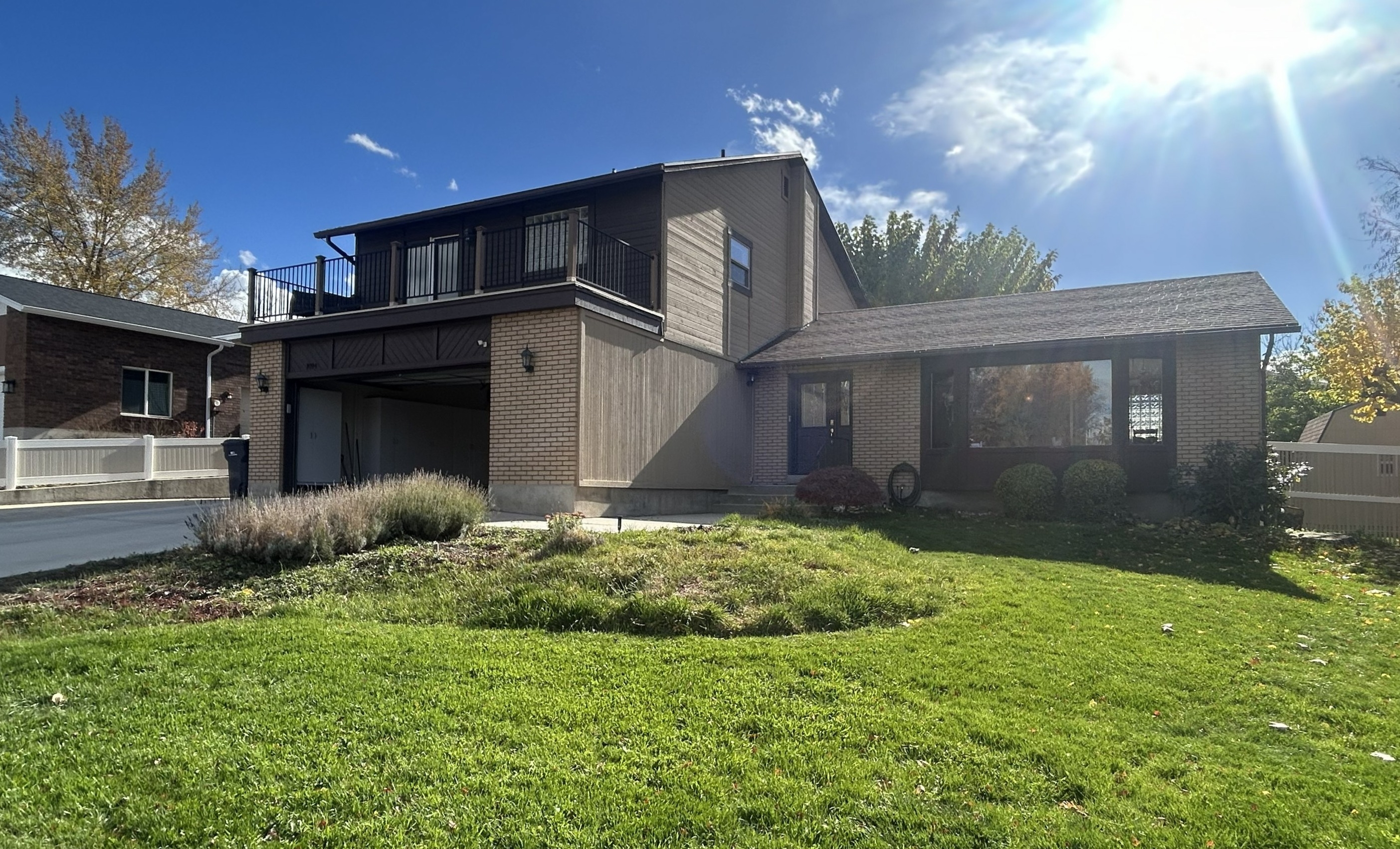 Sandy House: 1094 E Gravel Hills Dr