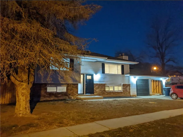 Sandy House: 9653 S 1040 E