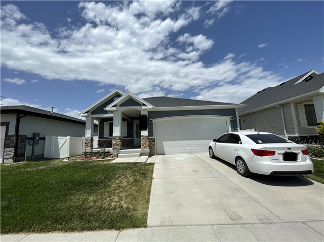 Bluffdale House: 15108 S Honor Dr