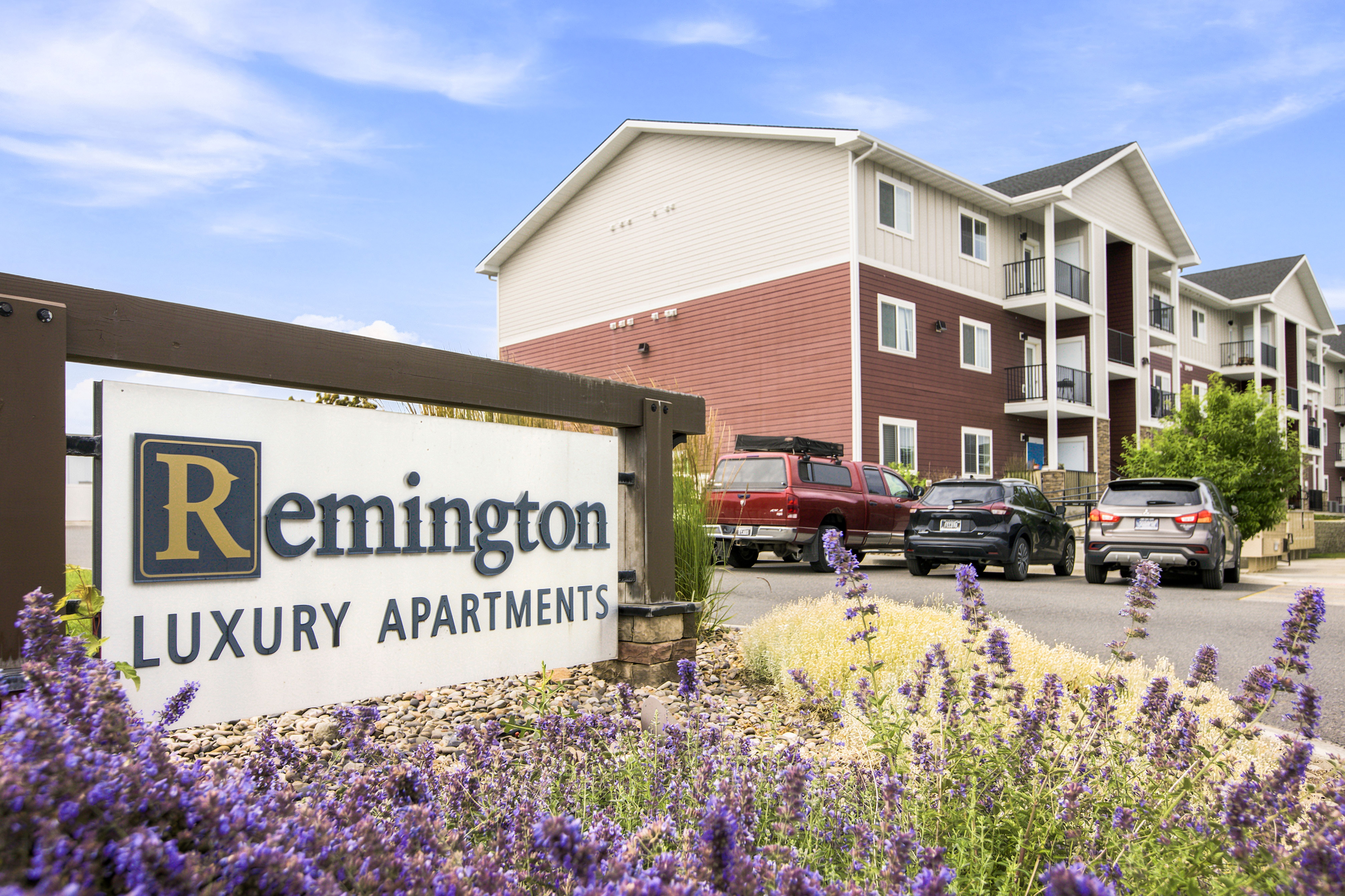Helena Apartment: 695 Legend Loop