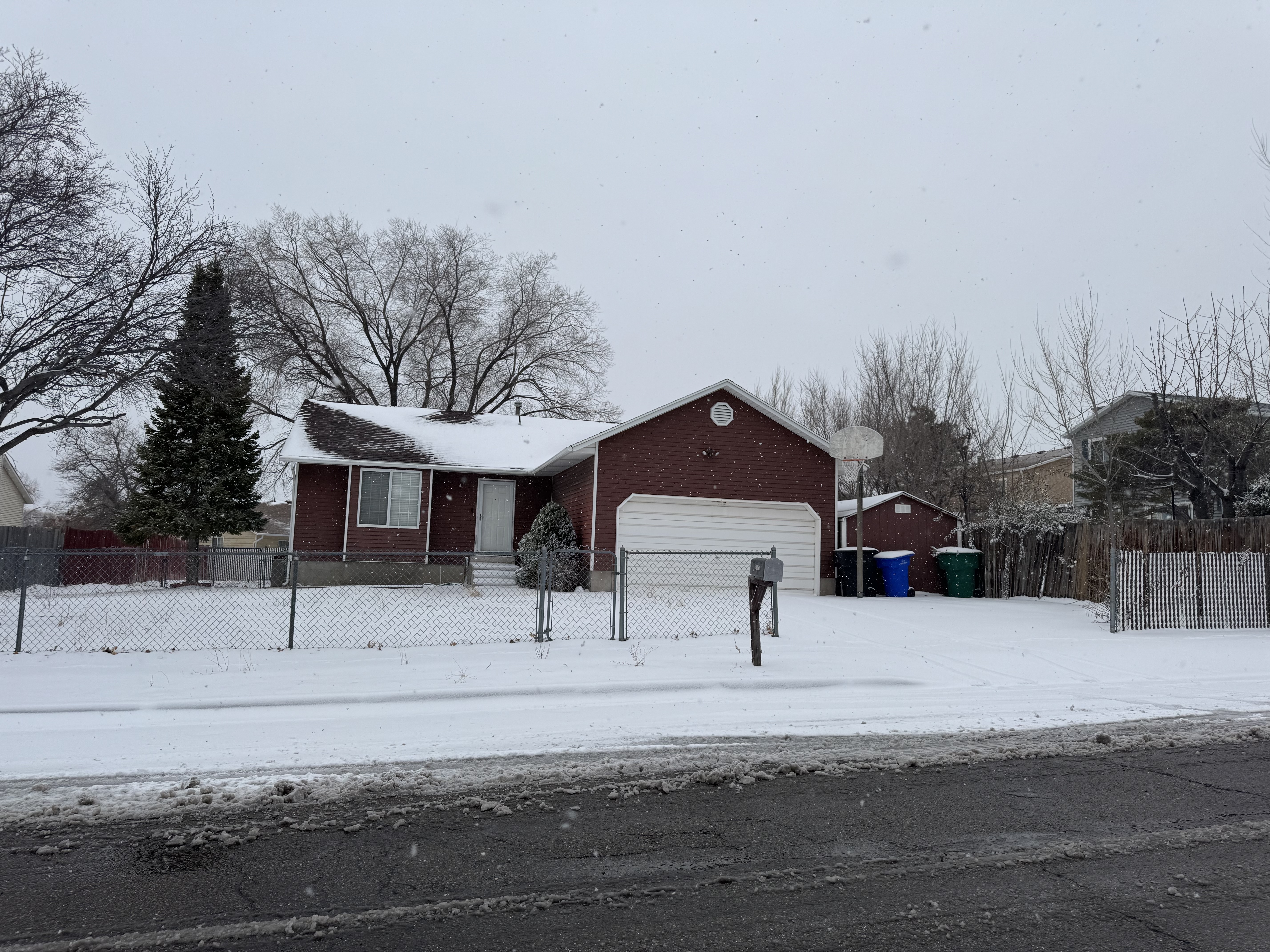 West Jordan House: 5069 W 6600 S