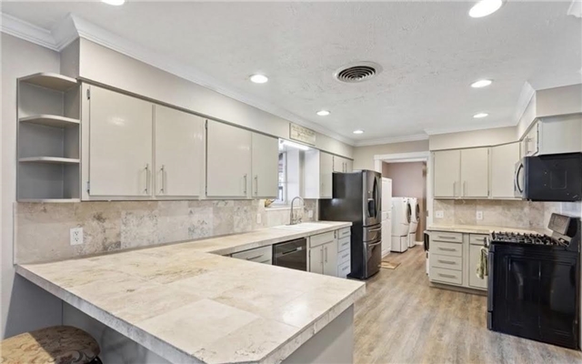 North Salt Lake House: 56 Kingdon Ln