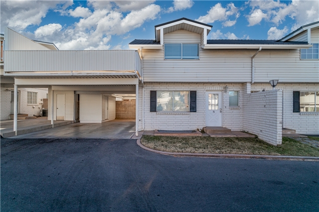 Saint George House: 781 N Valley View Dr