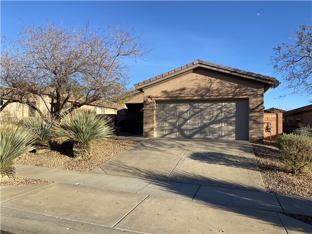 Washington House: 2118 N Silver Stone Way