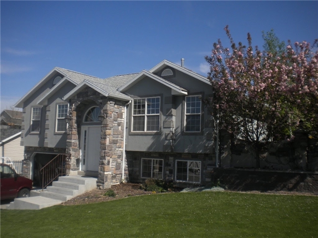 Springville House: 483 E 950 N