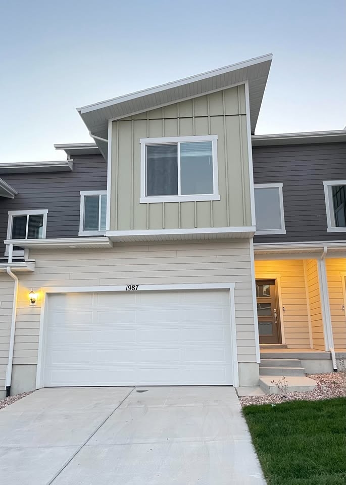 Saratoga Springs Townhome: 1987 N Red Yearling Dr