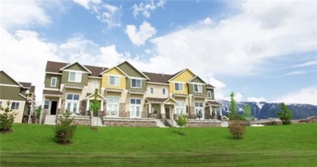 Sandy Townhome: 1035 E Quarry Park Dr