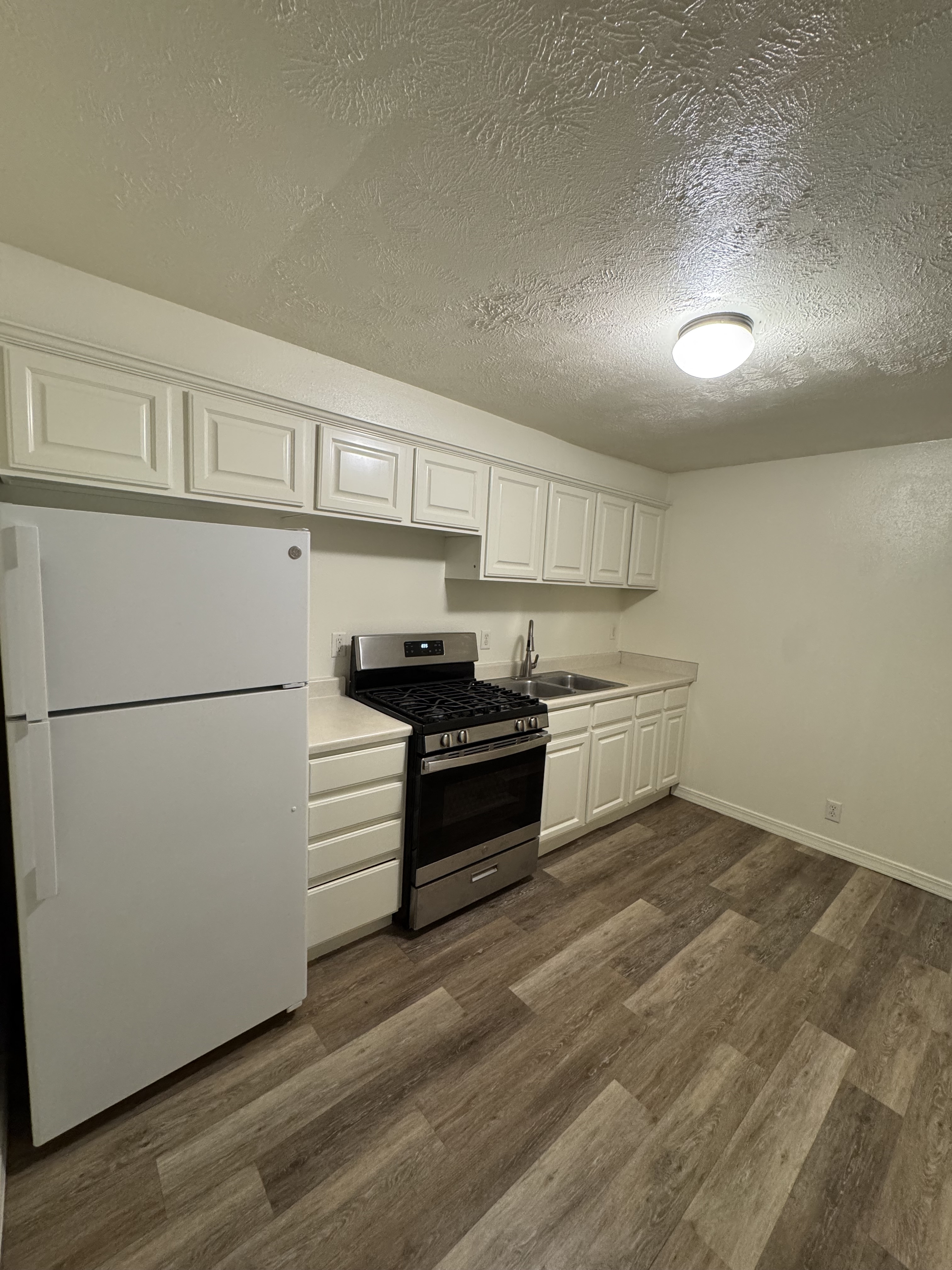 Provo Apartment: 95 S 600 E
