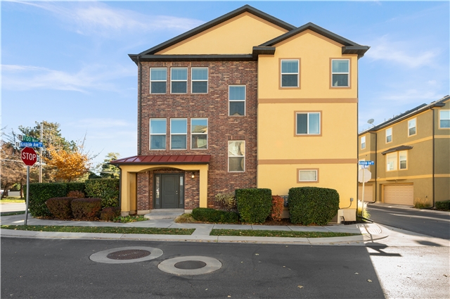 West Valley City Townhome: 3782 S 700 W