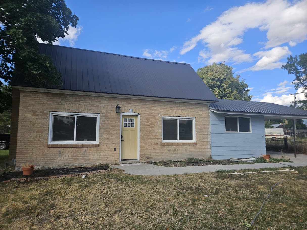 Richmond House: 396 W Main St