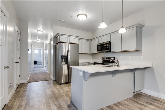 Vineyard Condo: 635 N Sun Peak Dr