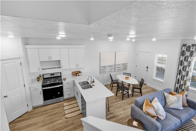 Tremonton Townhome: 983 W 1000 N