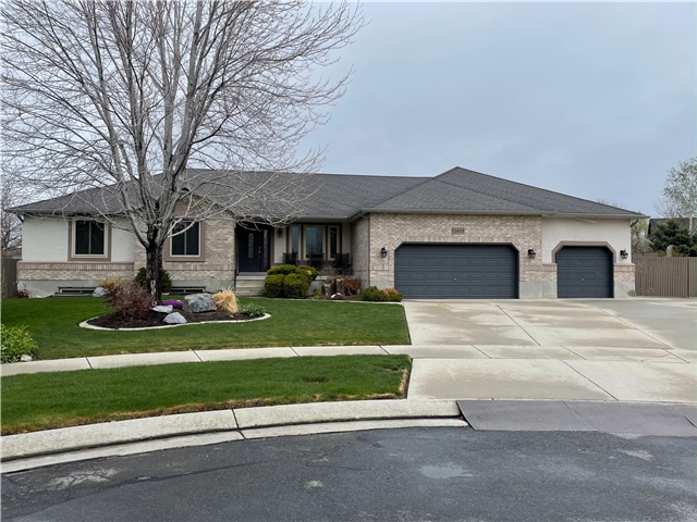 Draper Multiplex: 12623 S Whisper Brook Bay