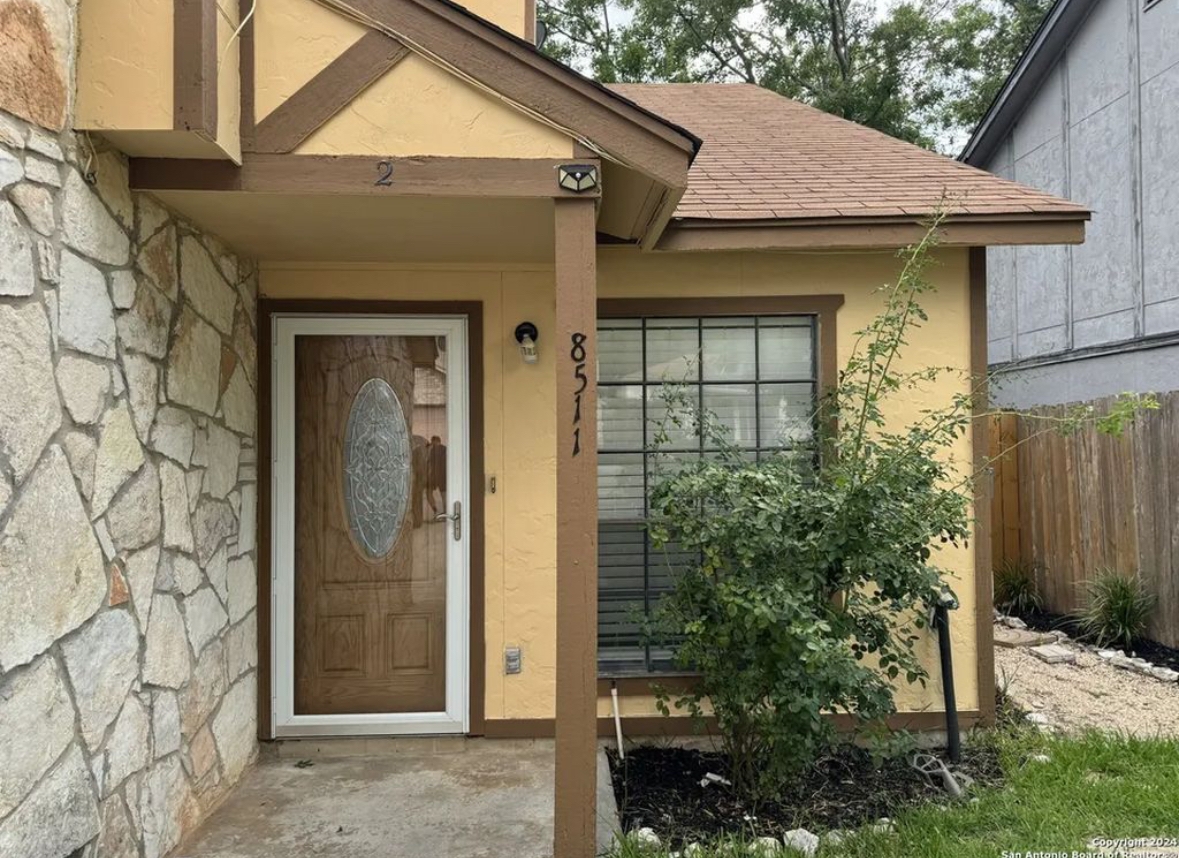 San Antonio Townhome: 8511 Sir Lancelot