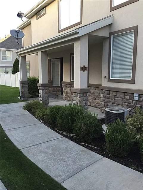 West Jordan Single Room: 3946 W Spencer Crest Ln