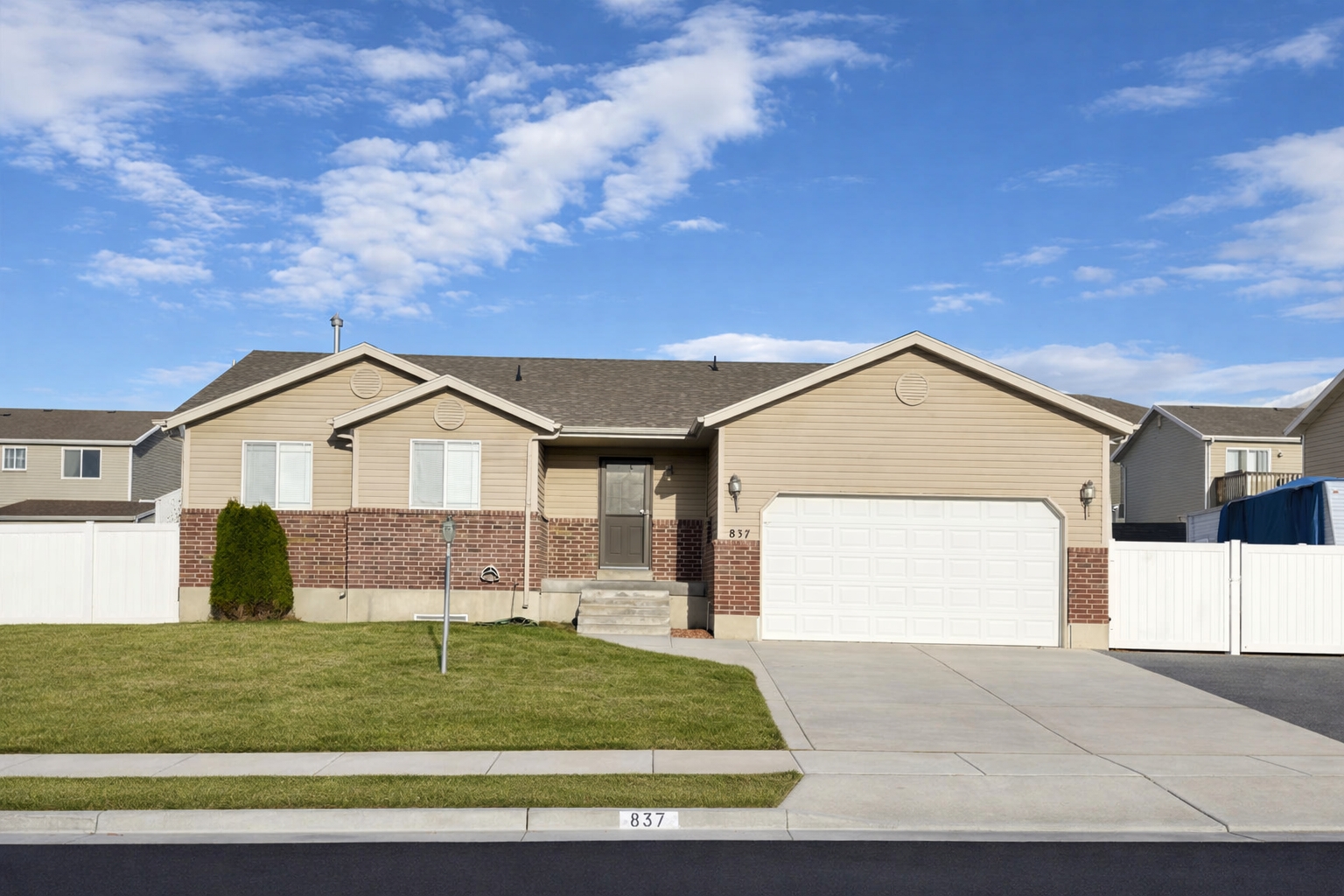 Tooele House: 837 S 1020 W