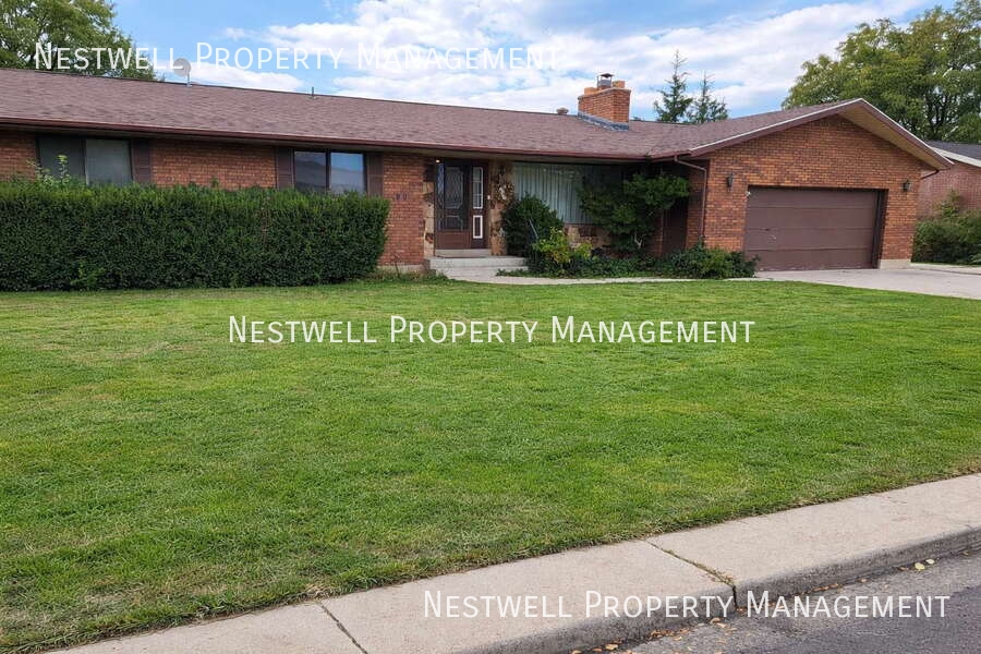 Orem House: 893 W 1500 N