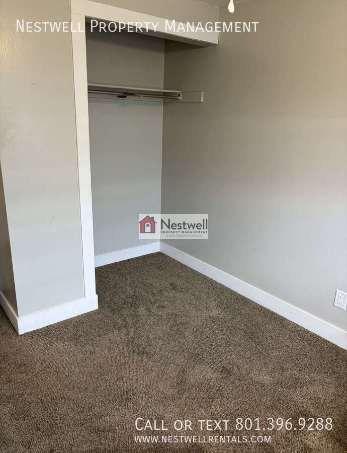 Bountiful Apartment: 230 W Center St Apt 23