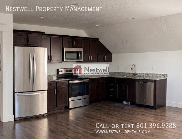 South Jordan Apartment: 10598 S Lake Terrace Av